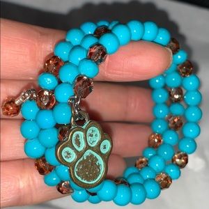 🐾New HANDMADE memory wire bracelet.🐾